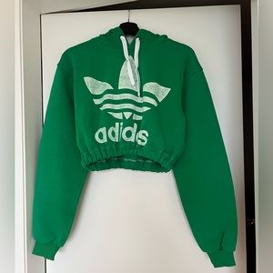 Cropped adidas green sweatshirt